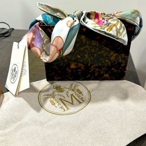 https://montunas.com/products/pre-order-guaria-with-orquidea-scarf-handle